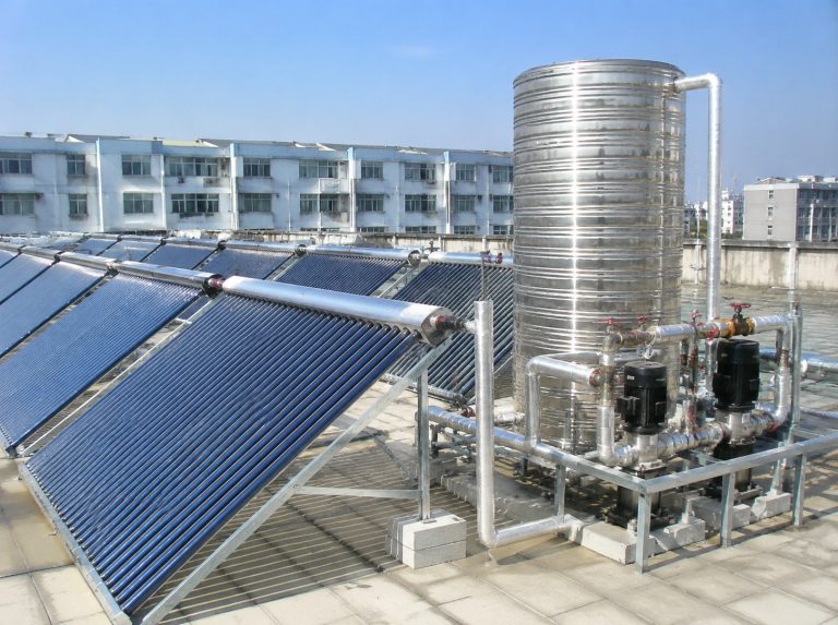 分宜县商用大容量真空管太阳能热水系统